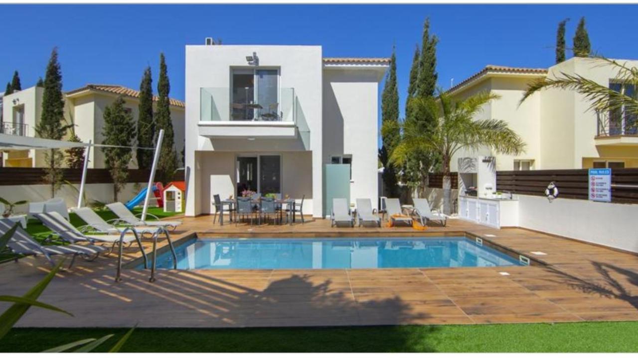 Tsokkos Family Villa - Pool Garden 2' Walk To Beach プロタラス エクステリア 写真