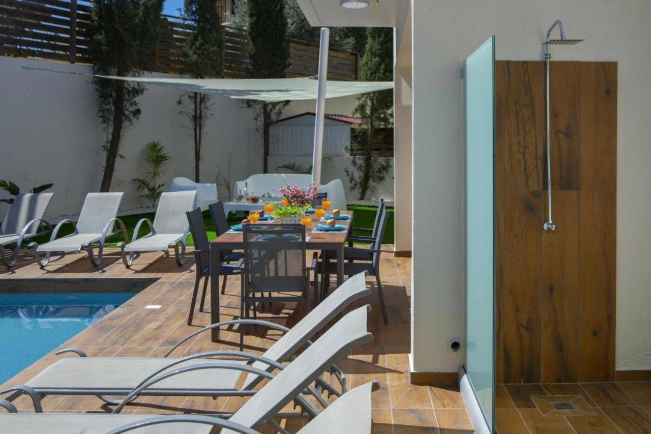 Tsokkos Family Villa - Pool Garden 2' Walk To Beach プロタラス エクステリア 写真