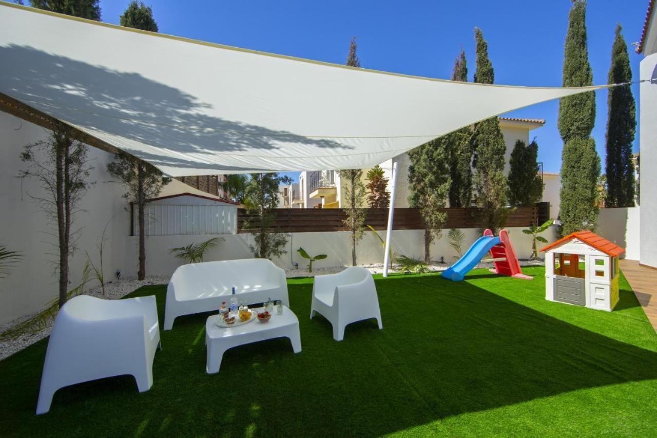 Tsokkos Family Villa - Pool Garden 2' Walk To Beach プロタラス エクステリア 写真